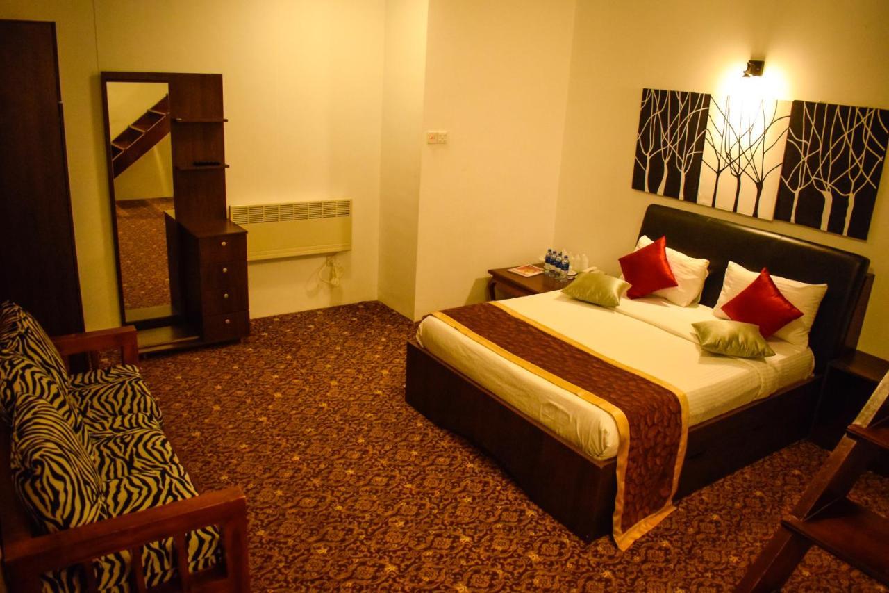 La Cottage Boutique Hotel & Restaurant Нувара-Элия Экстерьер фото